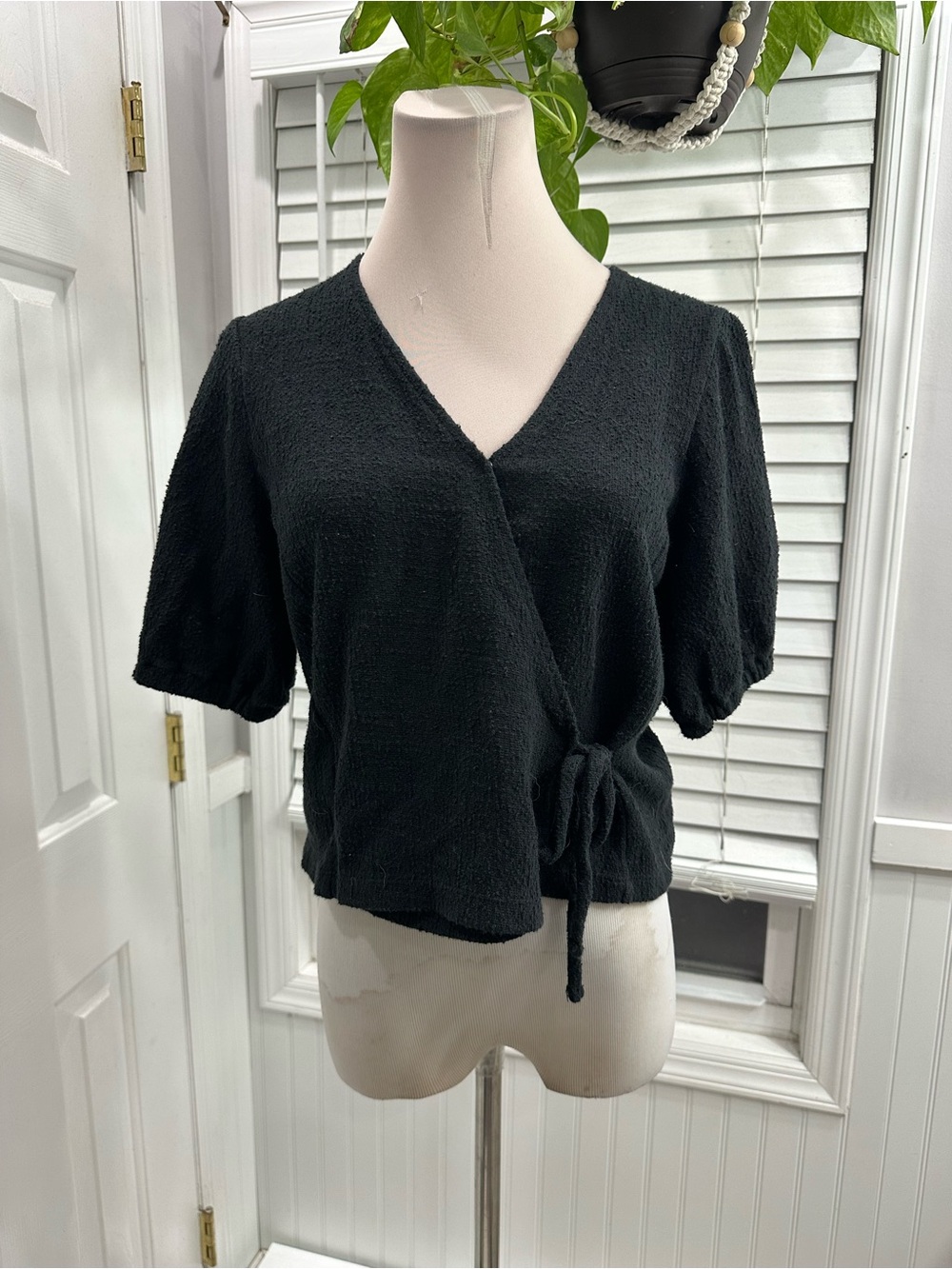 Madewell Black V-Neck Tie-Waist Short Sleeve Top